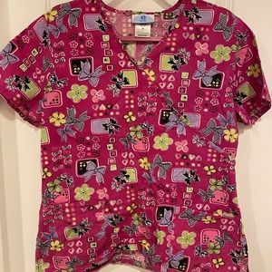 M scrub top, good condition. No stains. Smoke free home.